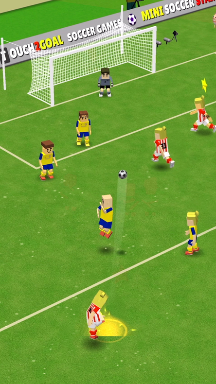 Mini Soccer Star Football Cup - piłkarz oddaje strzał w kierunku bramki